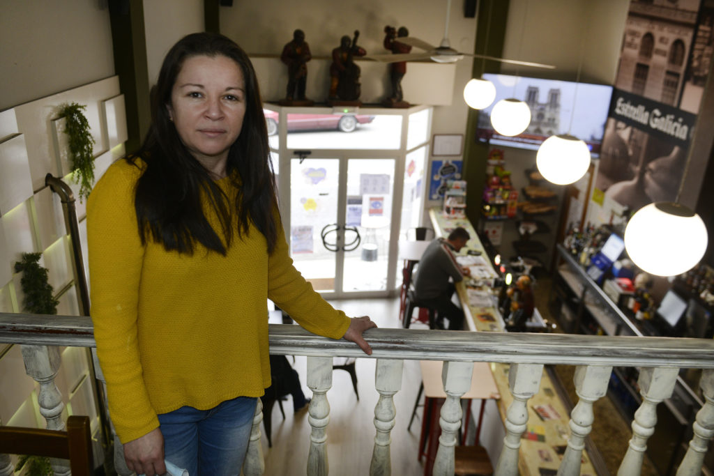 Ilda Peralta Duarte, propietaria do café Bentraes dende novembro de 2019. Foto Rosa Veiga